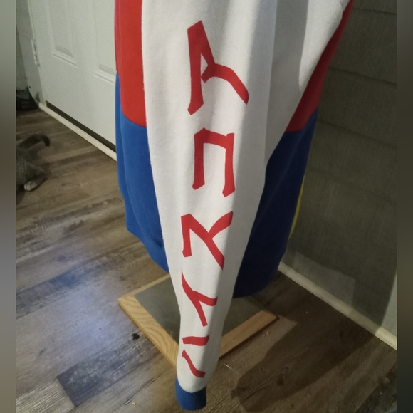 Pac-Man Hoodie Size Medium. FF238 - Picture 2 of 6